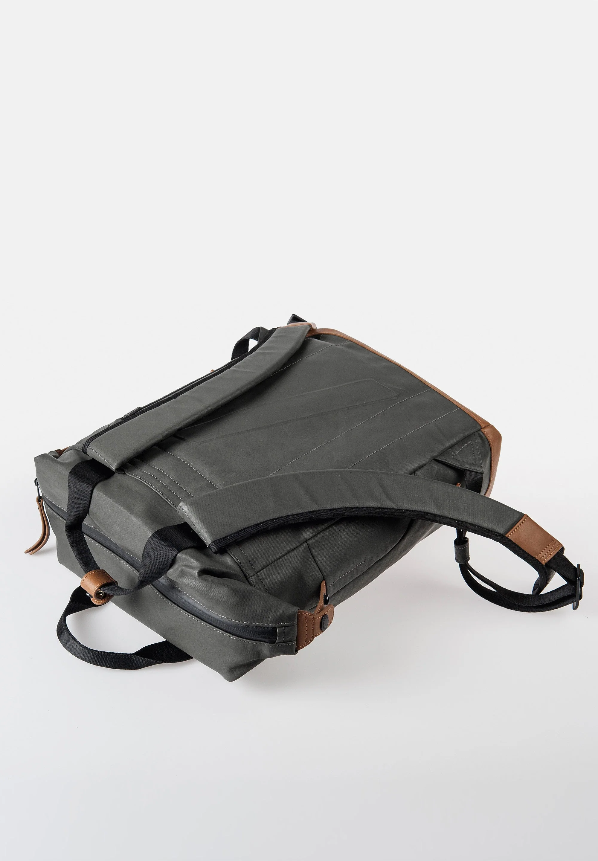 Aunts & Uncles Morioka – Gravity Grey - Image 5