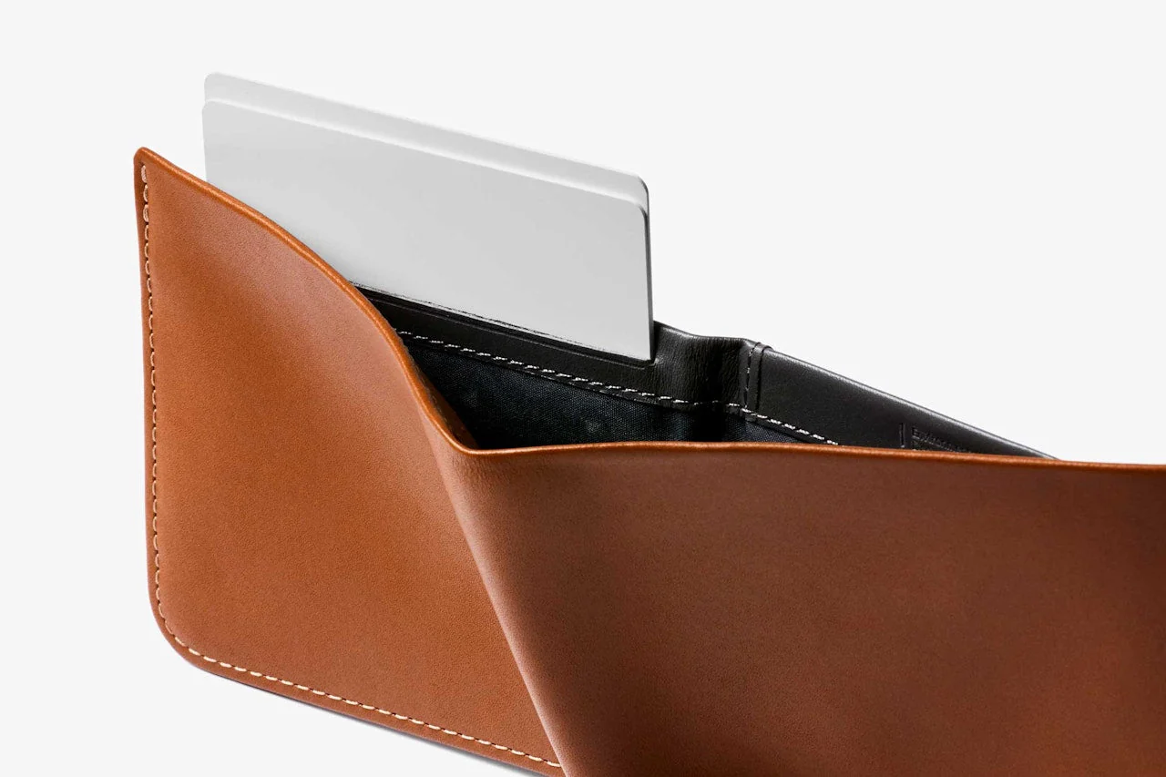Bellroy Hide & Seek Lo - Caramel - Image 5