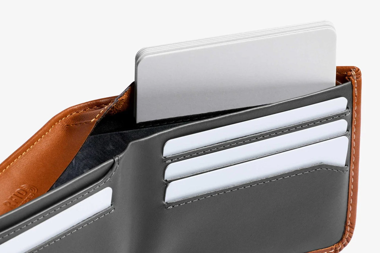 Bellroy Hide & Seek Lo - Caramel - Image 7