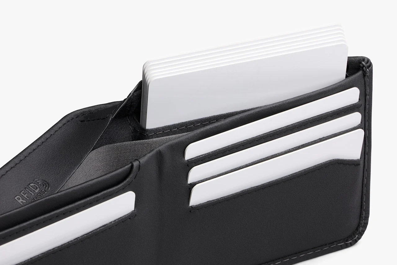 Bellroy Hide & Seek Lo - Innovera™ Black - Image 7