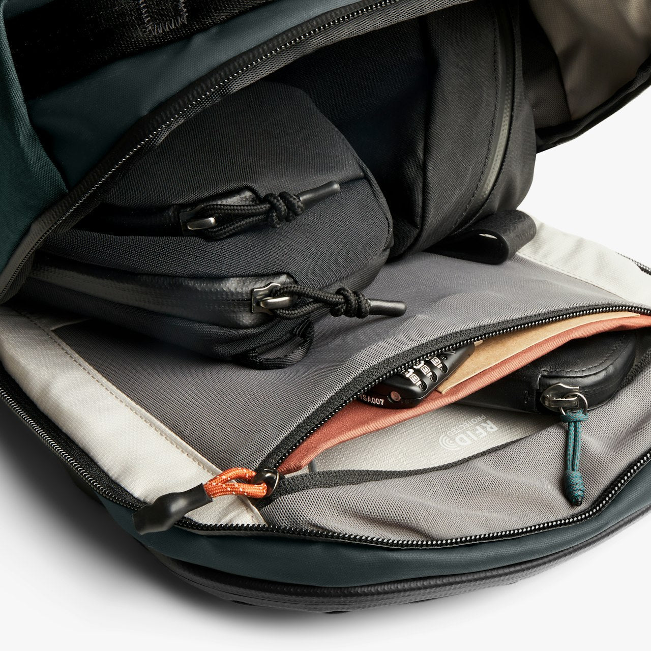 Bellroy Venture Travel Pack 26L - Deep Ocean - Image 3